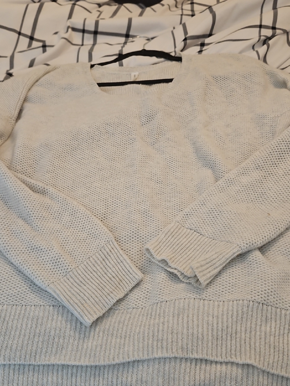 Women’s Light Cream Knit Sweater - Classic Crewneck.gap Body Oversized.